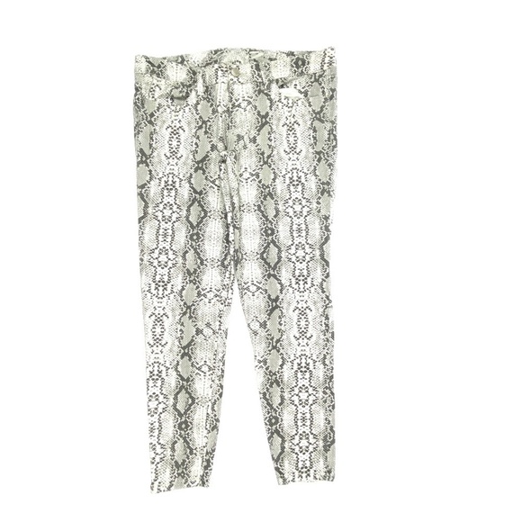 Seven7 Denim - Seven7 Skinny Women's size 12 White Black Snakeprint Denim Jeans